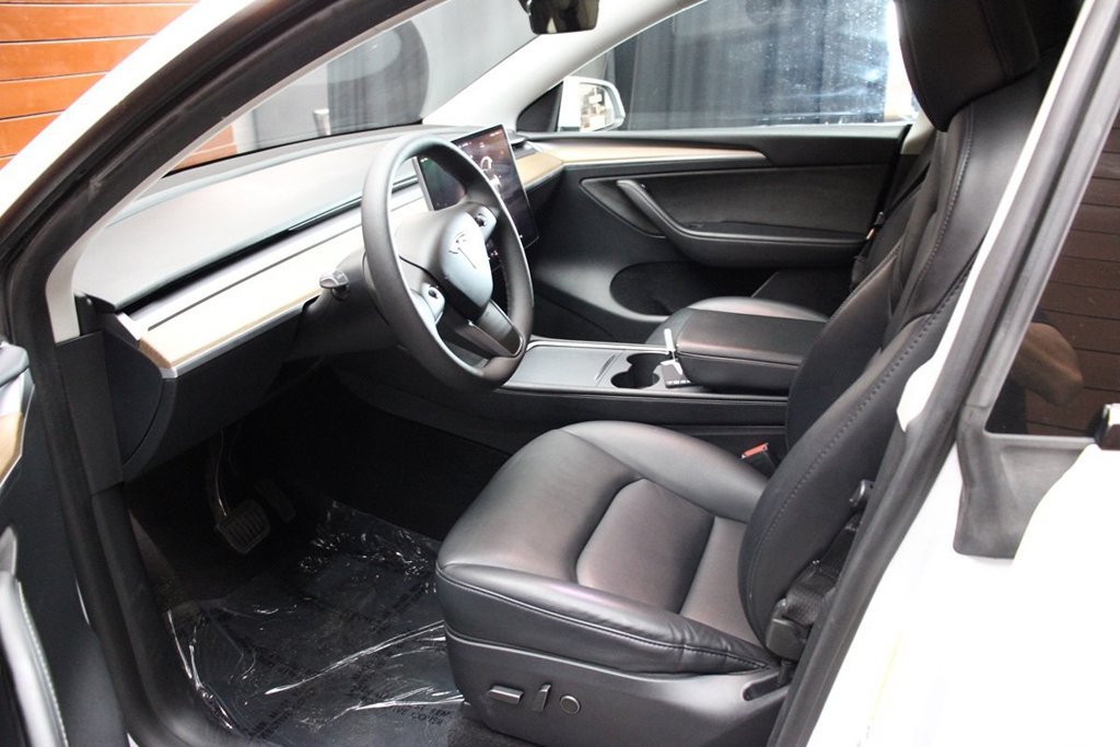 Used 2023 Tesla Model Y Long Range AWD/4WD image 19