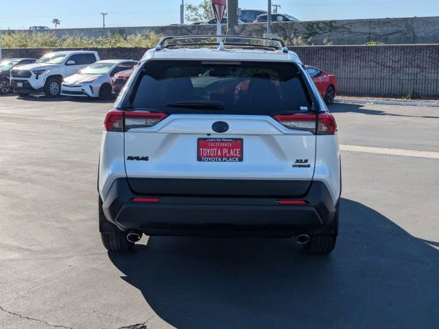 Used 2023 Toyota RAV4 XLE Premium image 9