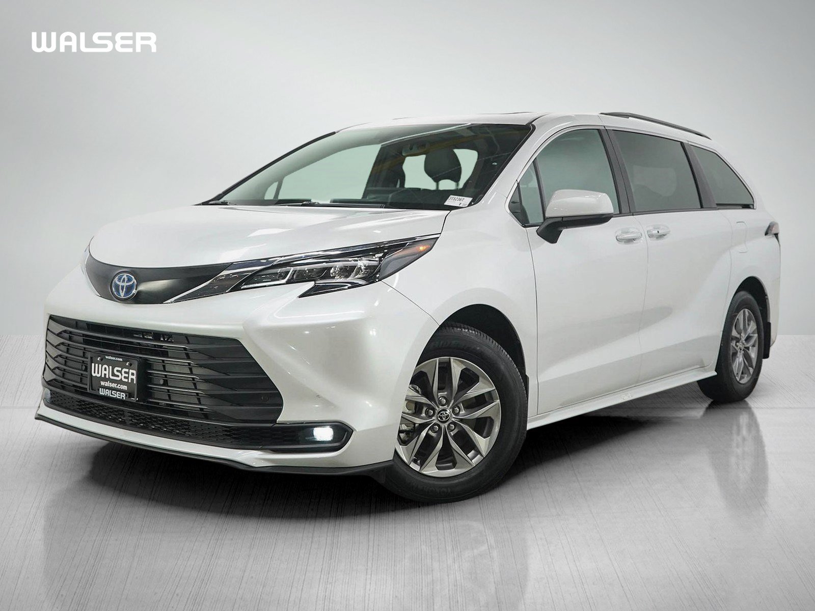 Used 2025 Toyota Sienna XLE w/ XLE Plus Package AWD/4WD video 1
