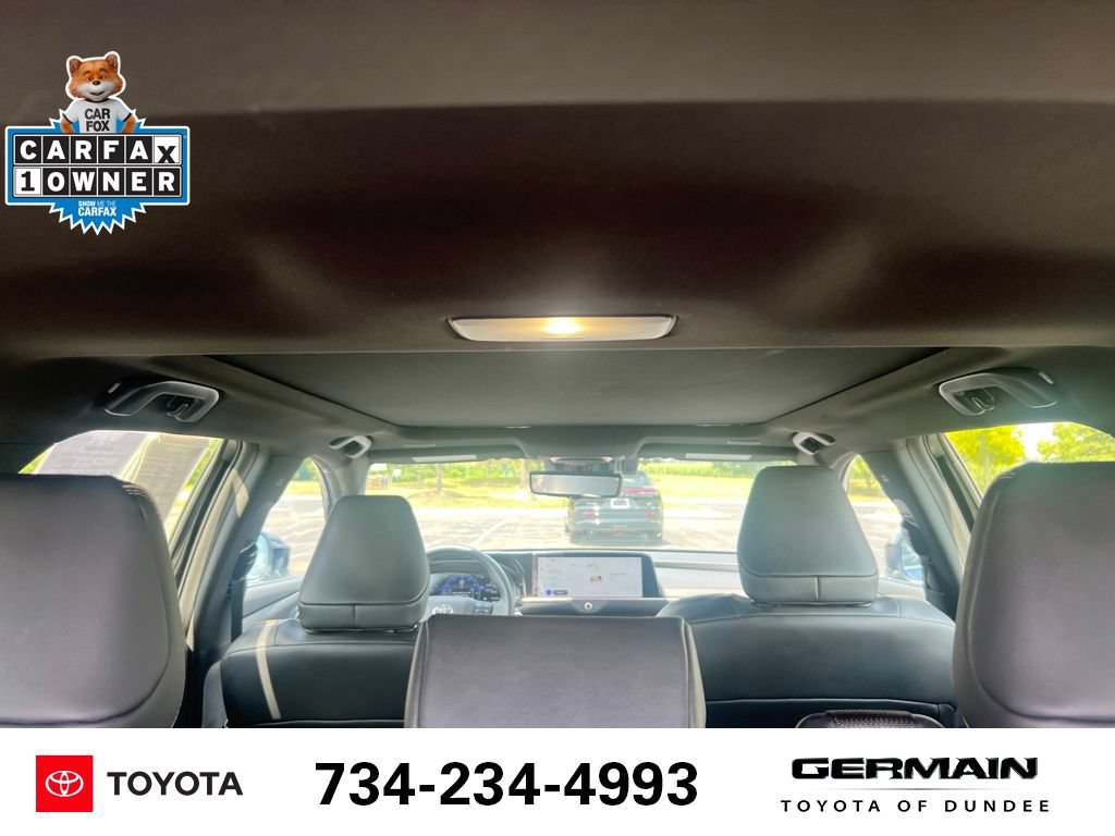 Used 2025 Toyota Crown Signia AWD/4WD image 17