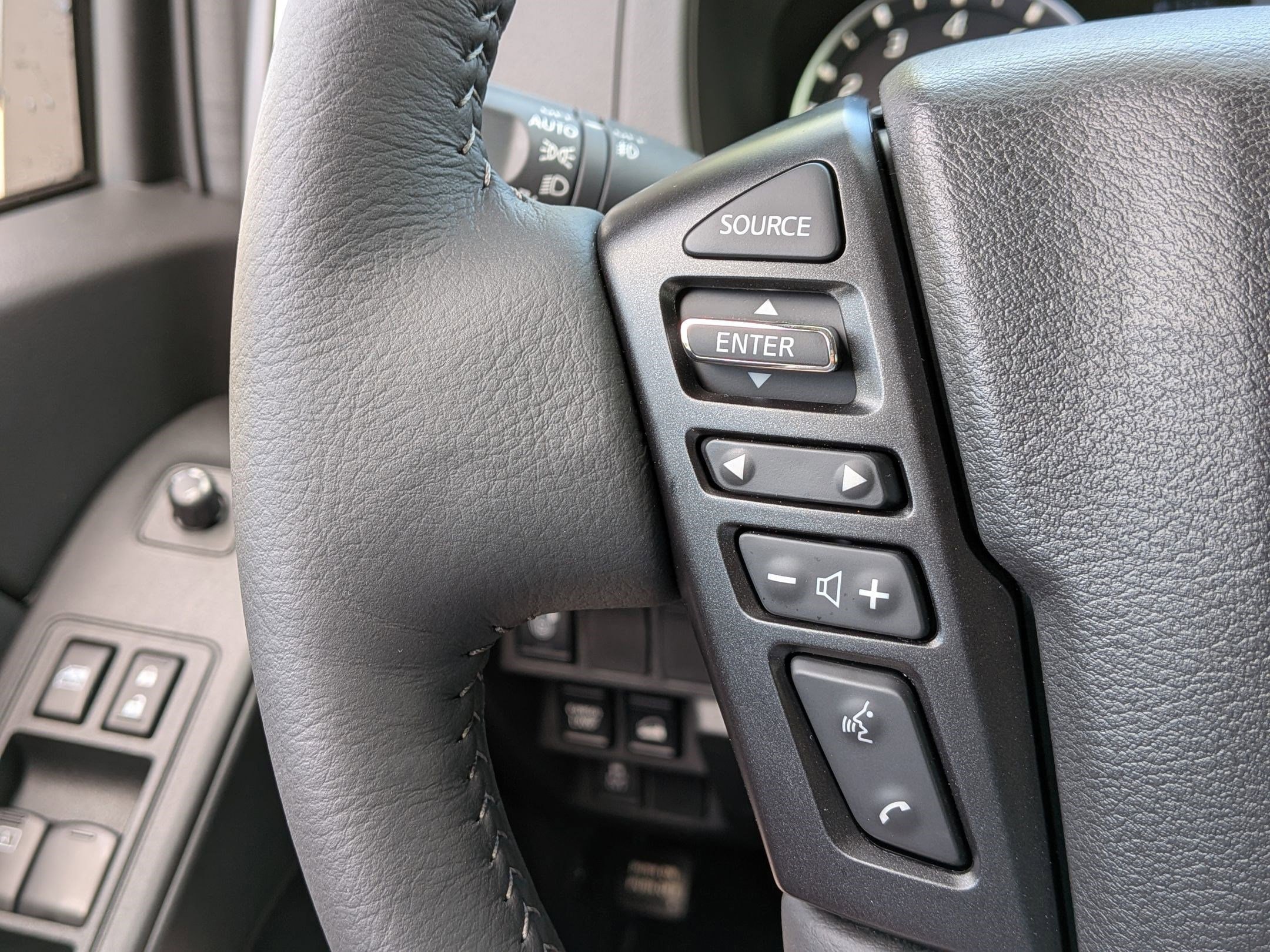 New 2025 Nissan Frontier SL AWD/4WD image 16