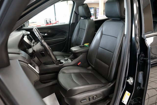 Used 2022 GMC Terrain SLT w/ Infotainment Package II image 2