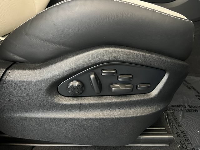 Used 2025 Porsche Cayenne S AWD/4WD image 47