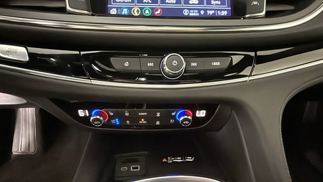 Used 2022 Buick Enclave Avenir w/ Avenir Technology Package AWD/4WD image 22