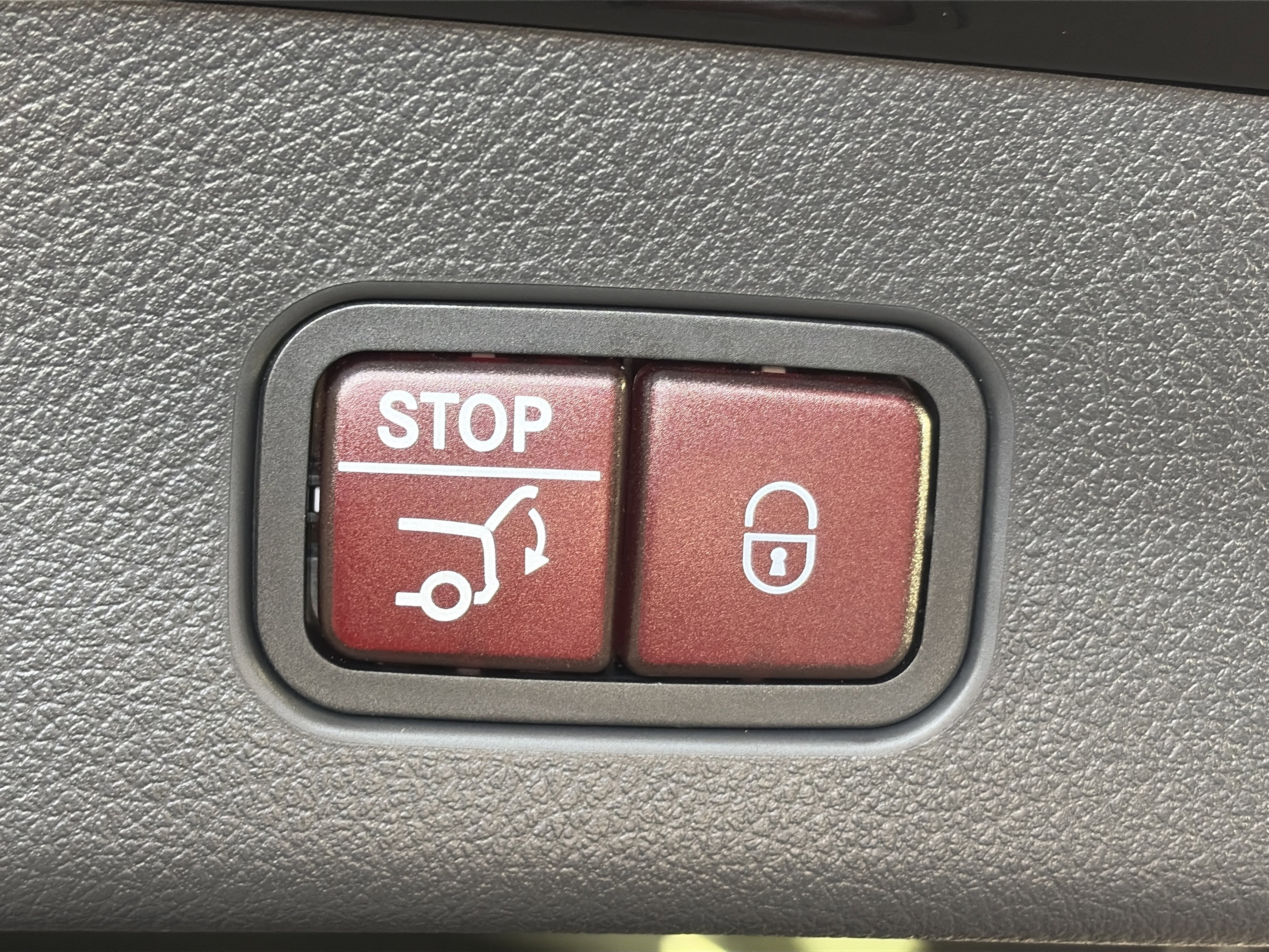 Certified 2025 Mercedes-Benz GLC 43 AMG 4MATIC image 15