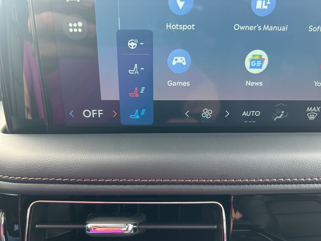 New 2025 Lincoln Aviator AWD w/ Jet Appearance Package image 38