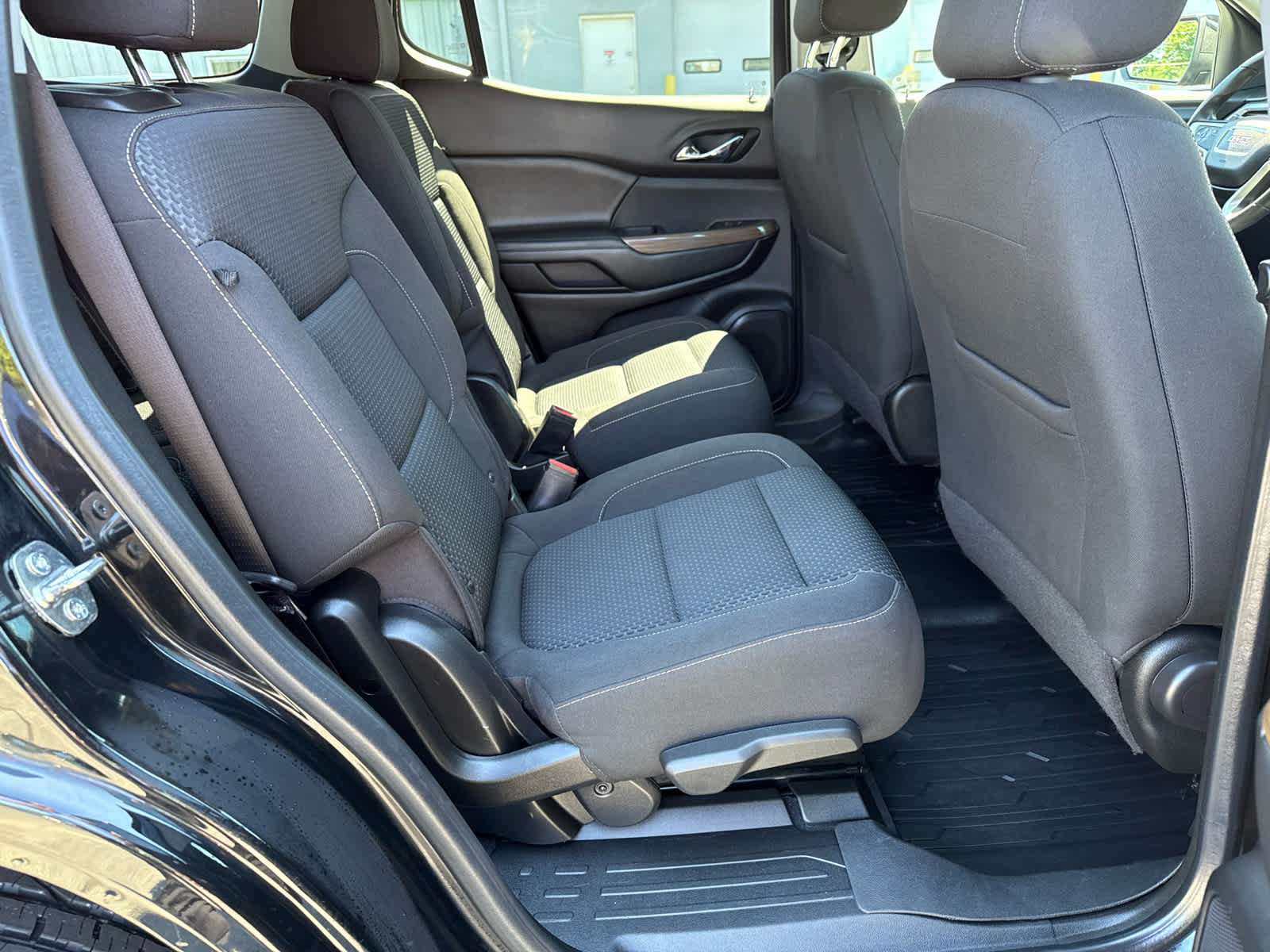 Used 2023 GMC Acadia SLE w/ Driver Convenience Package AWD/4WD image 14
