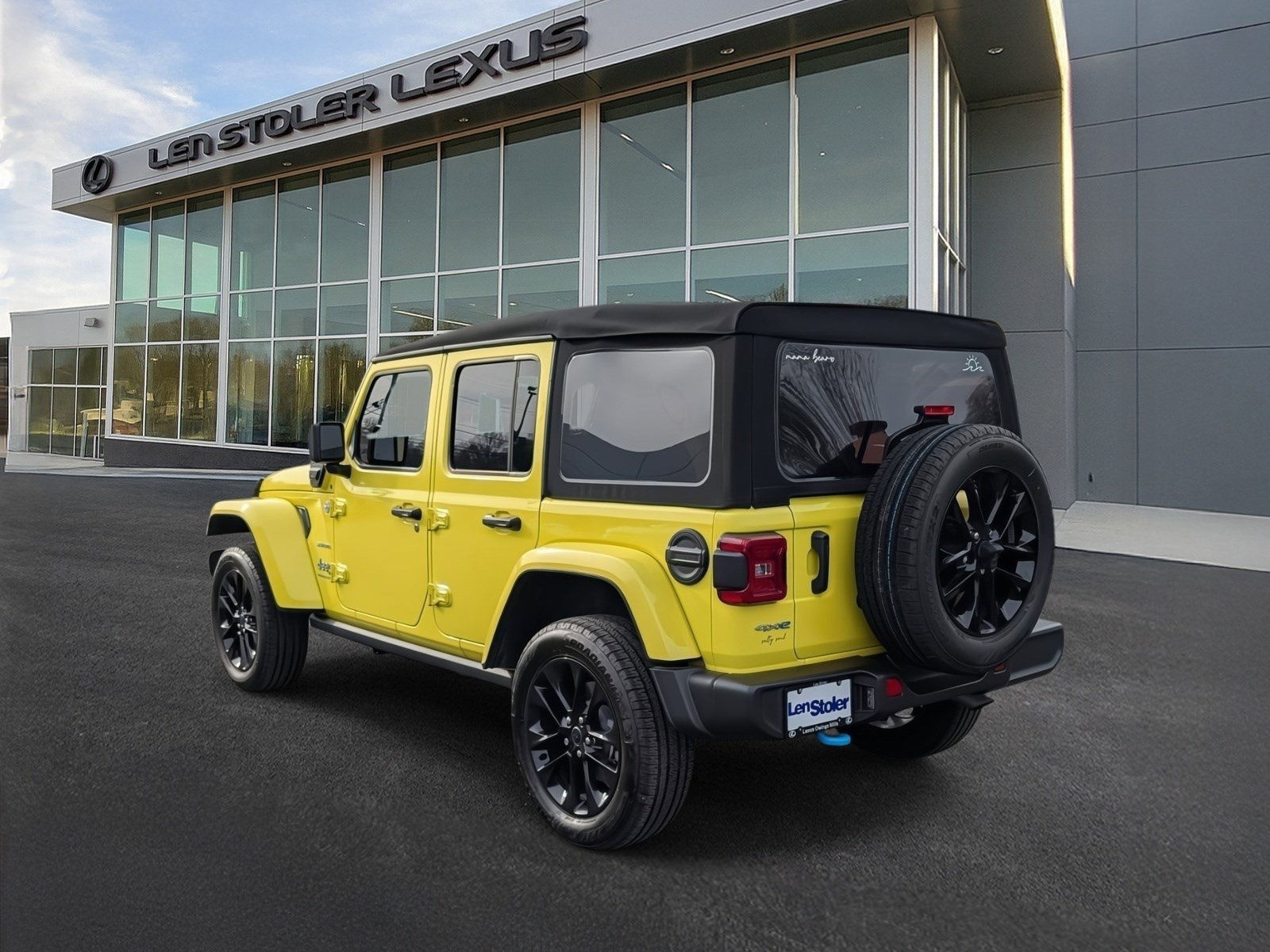 Used 2024 Jeep Wrangler Sahara image 5