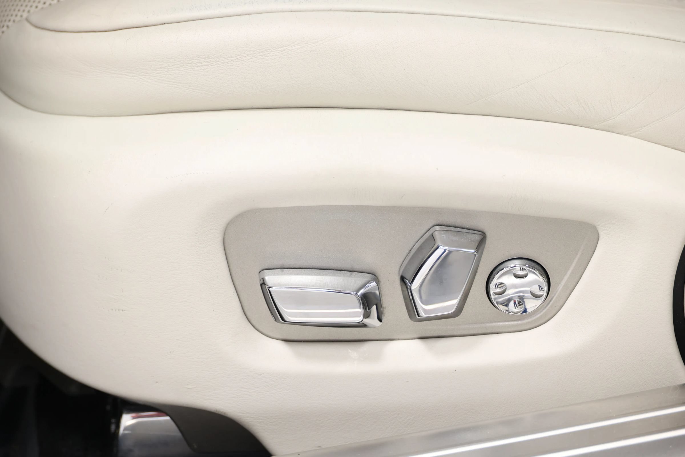 Used 2017 Rolls-Royce Wraith RWD image 21