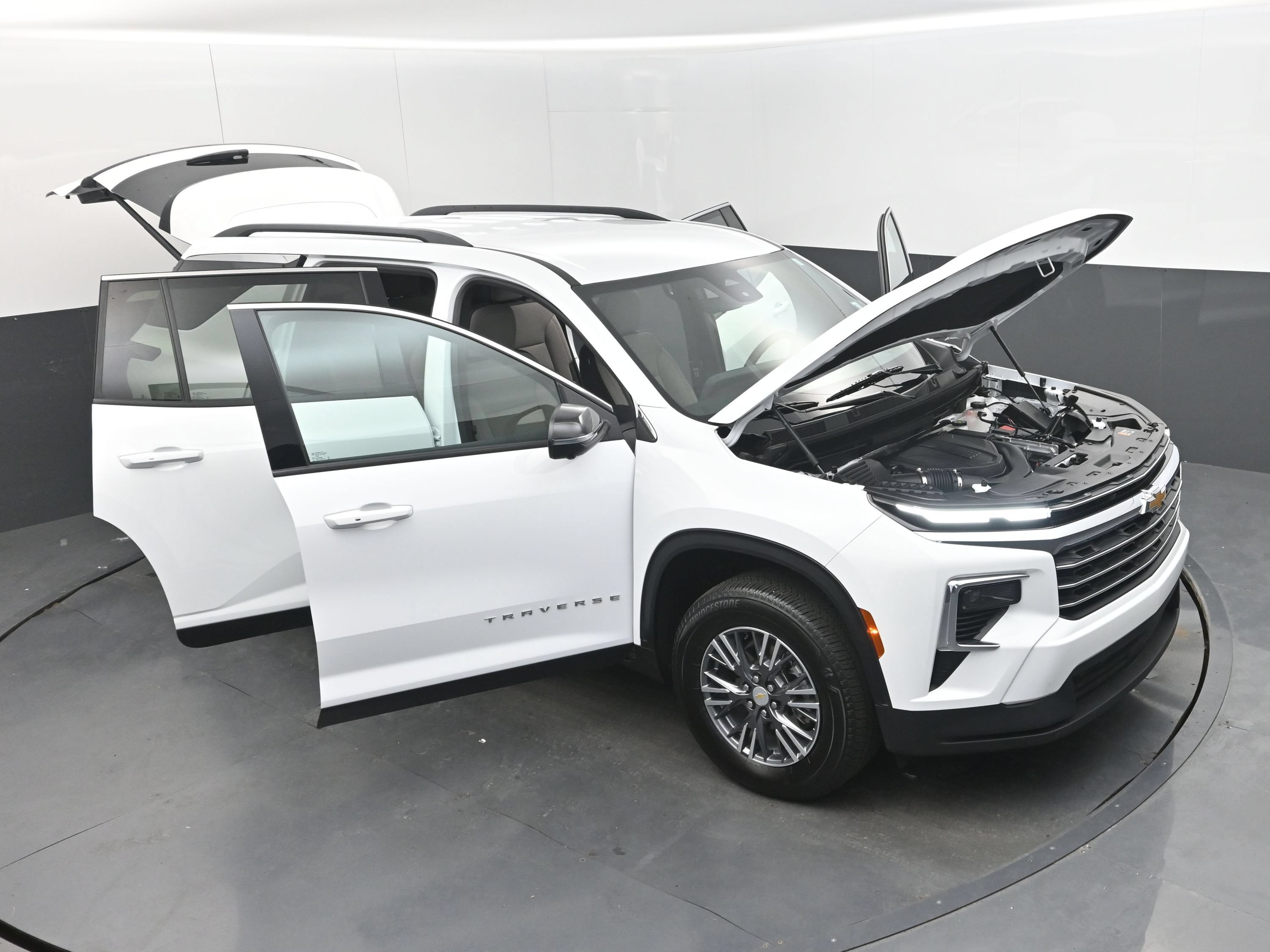 Certified 2026 Chevrolet Traverse LT w/ Driver Confidence Package FWD image 40
