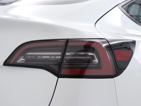 Used 2023 Tesla Model 3 Standard Range image 11