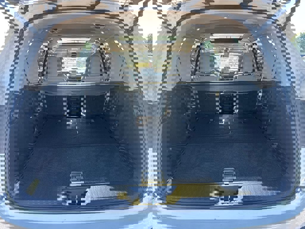 Used 2025 Honda Pilot Touring image 10