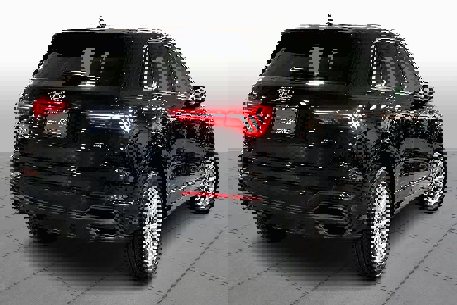 Certified 2025 Audi Q3 2.0T Premium w/ Convenience Package image 12