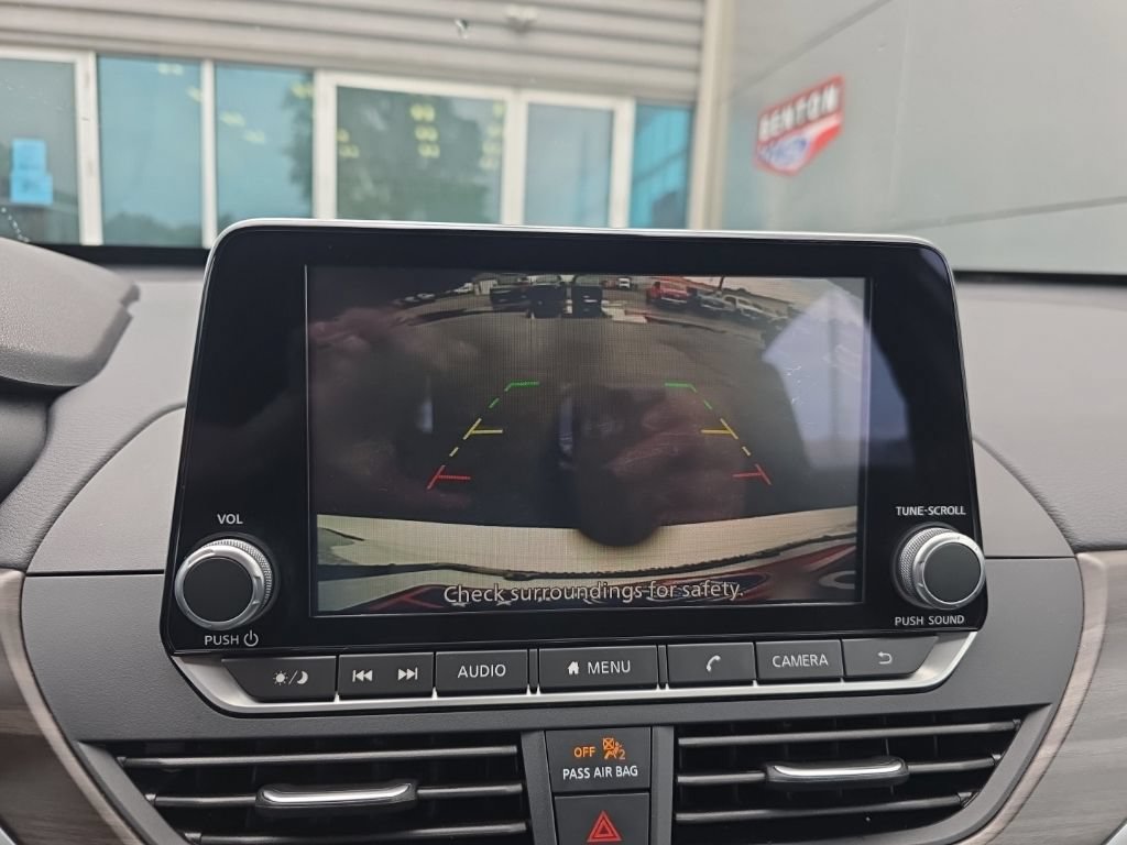 Used 2025 Nissan Altima 2.5 SV FWD image 20