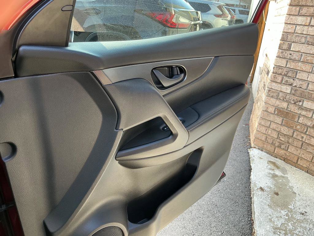 Used 2021 Nissan Rogue Sport S image 21