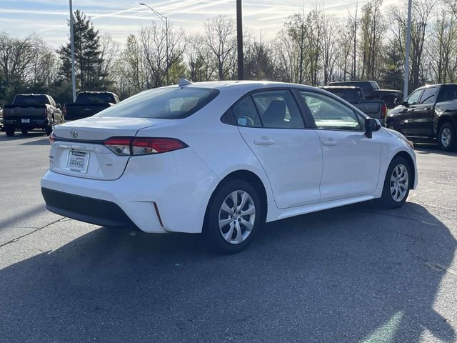 Used 2024 Toyota Corolla LE image 5