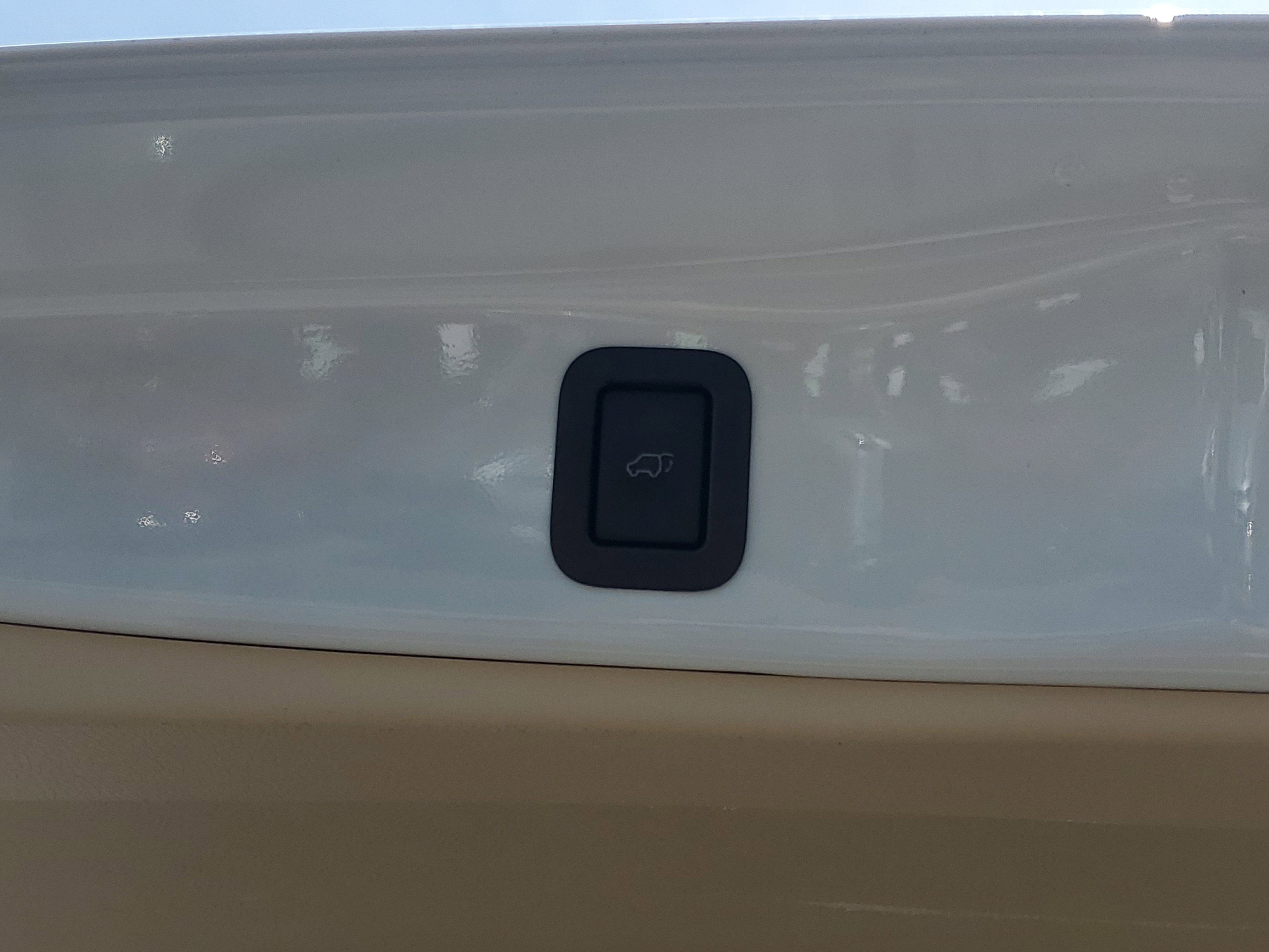 Certified 2017 Toyota Highlander XLE FWD image 10