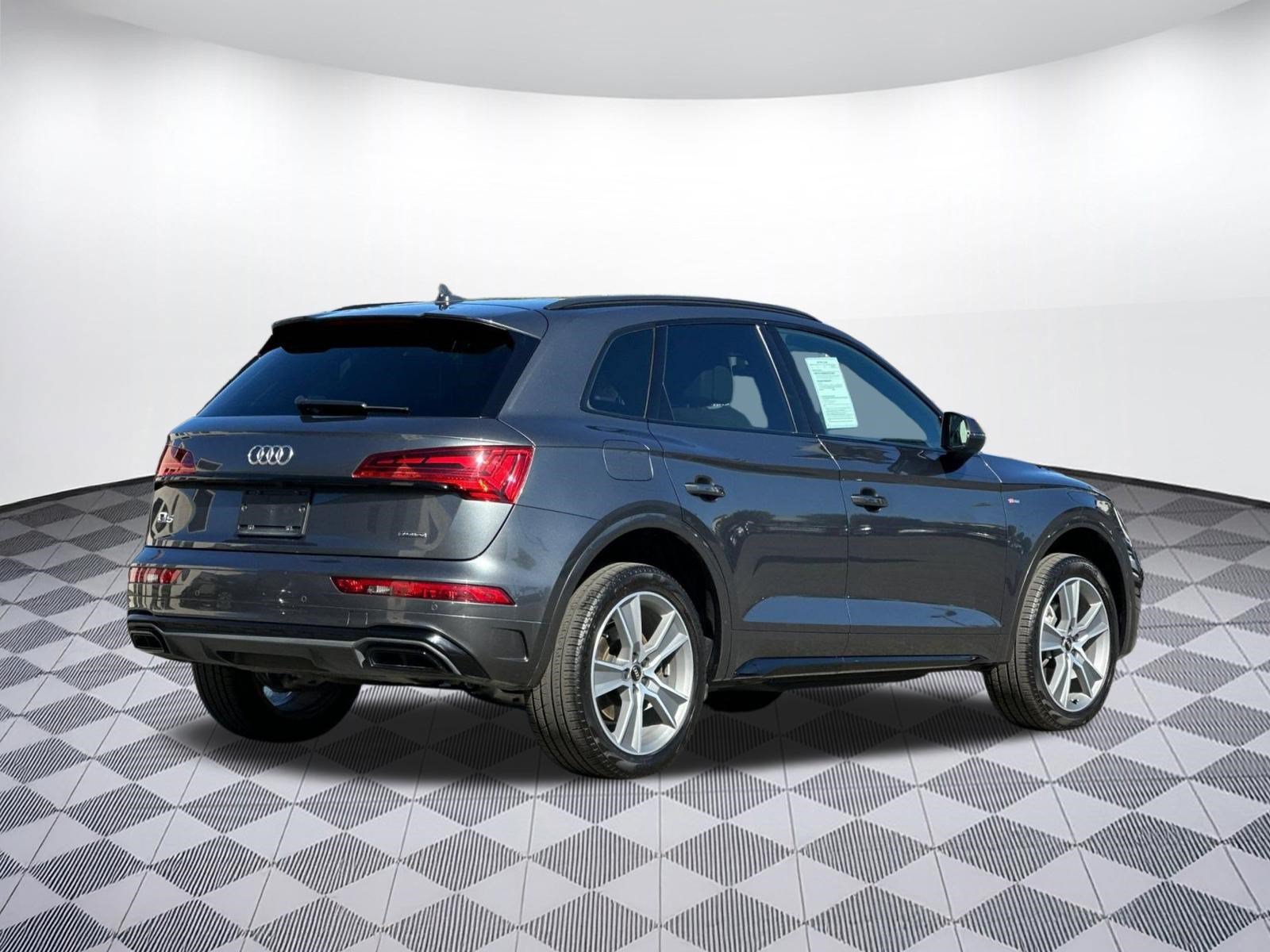 Used 2025 Audi Q5 2.0T Premium w/ Convenience Plus Package AWD/4WD image 8