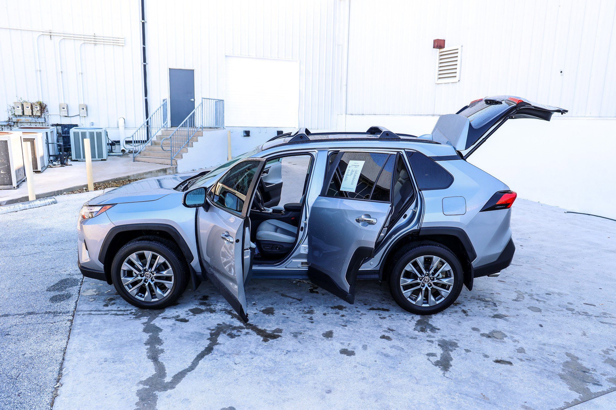 Used 2023 Toyota RAV4 Limited image 11