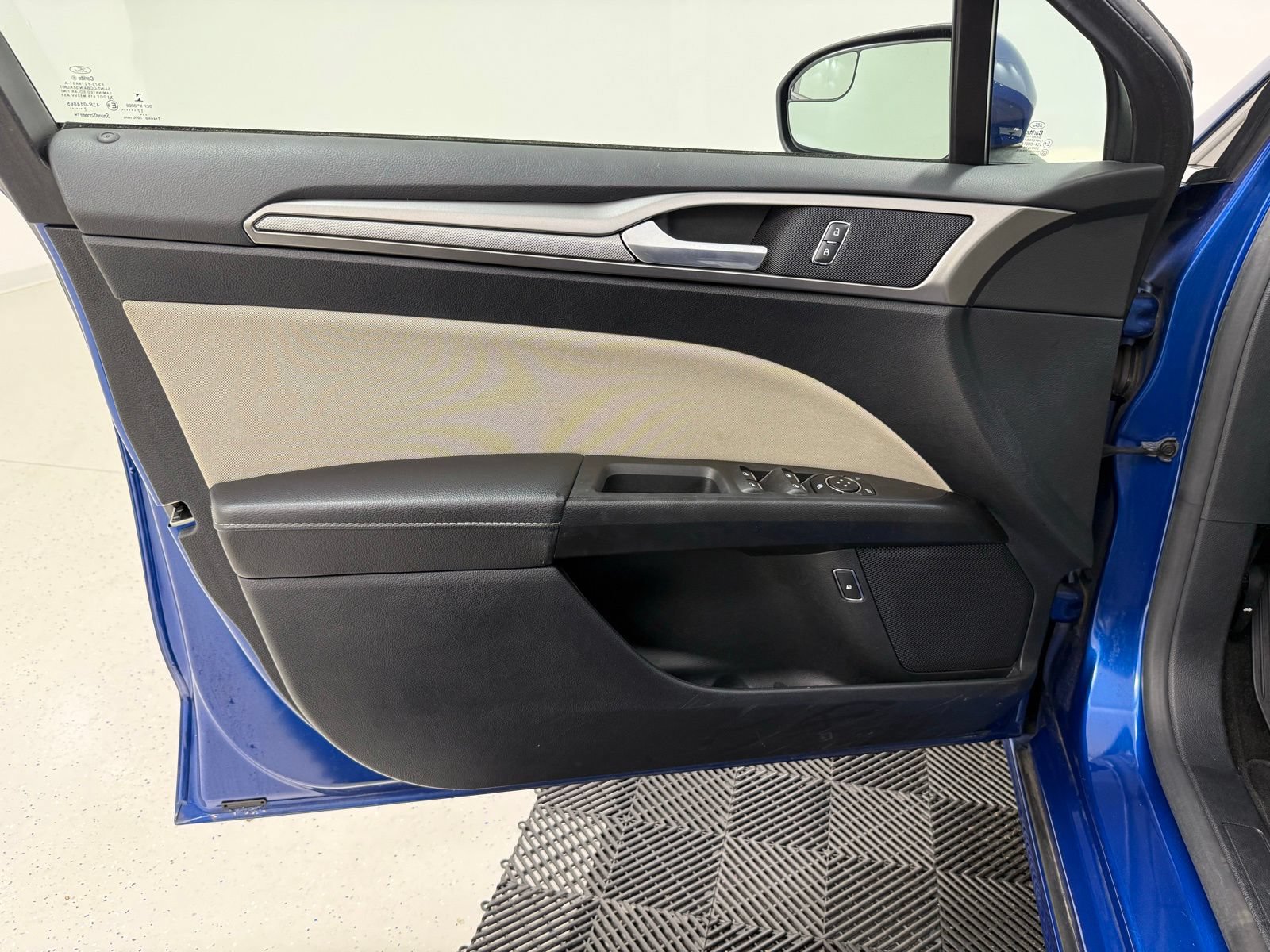 Used 2018 Ford Fusion S FWD image 12