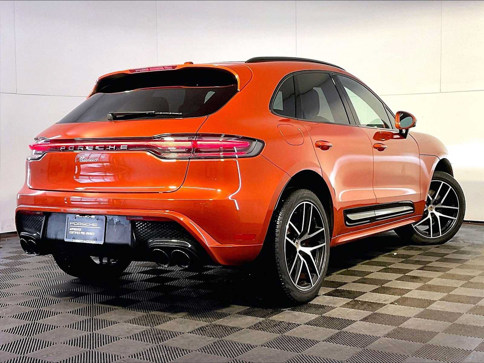Certified 2024 Porsche Macan AWD/4WD image 7