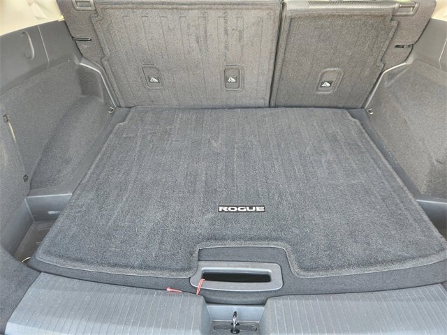 Used 2024 Nissan Rogue SV image 32