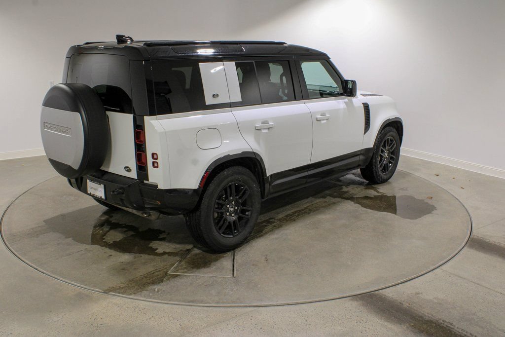 Used 2022 Land Rover Defender 110 X-Dynamic SE AWD/4WD image 5