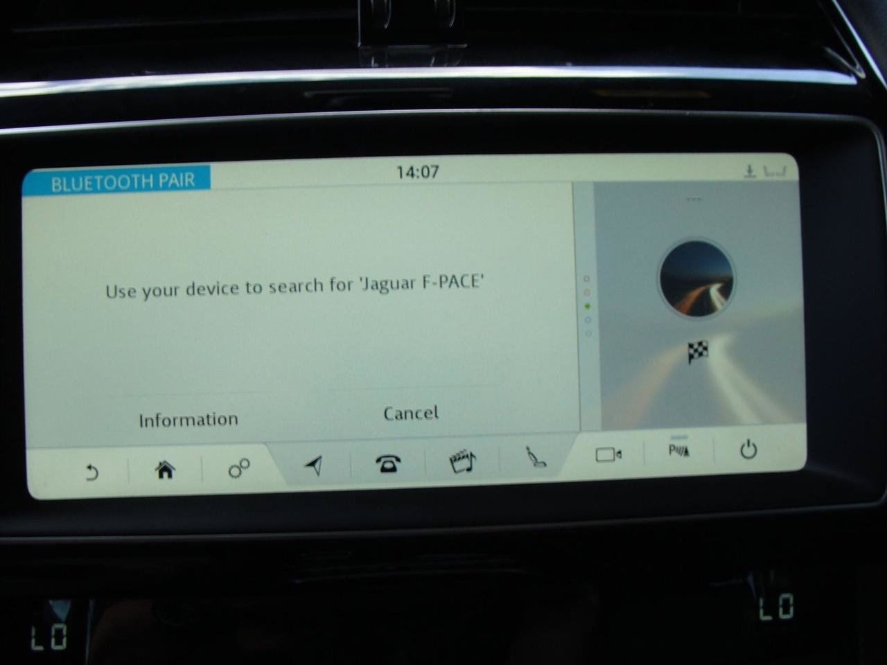 Used 2019 Jaguar F-PACE Premium AWD/4WD image 18