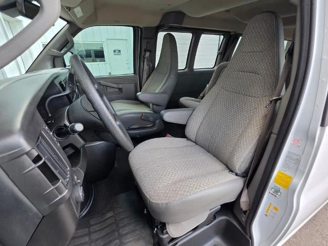 Used 2025 Chevrolet Express 3500 LT w/ LT Preferred Equipment Group RWD image 13