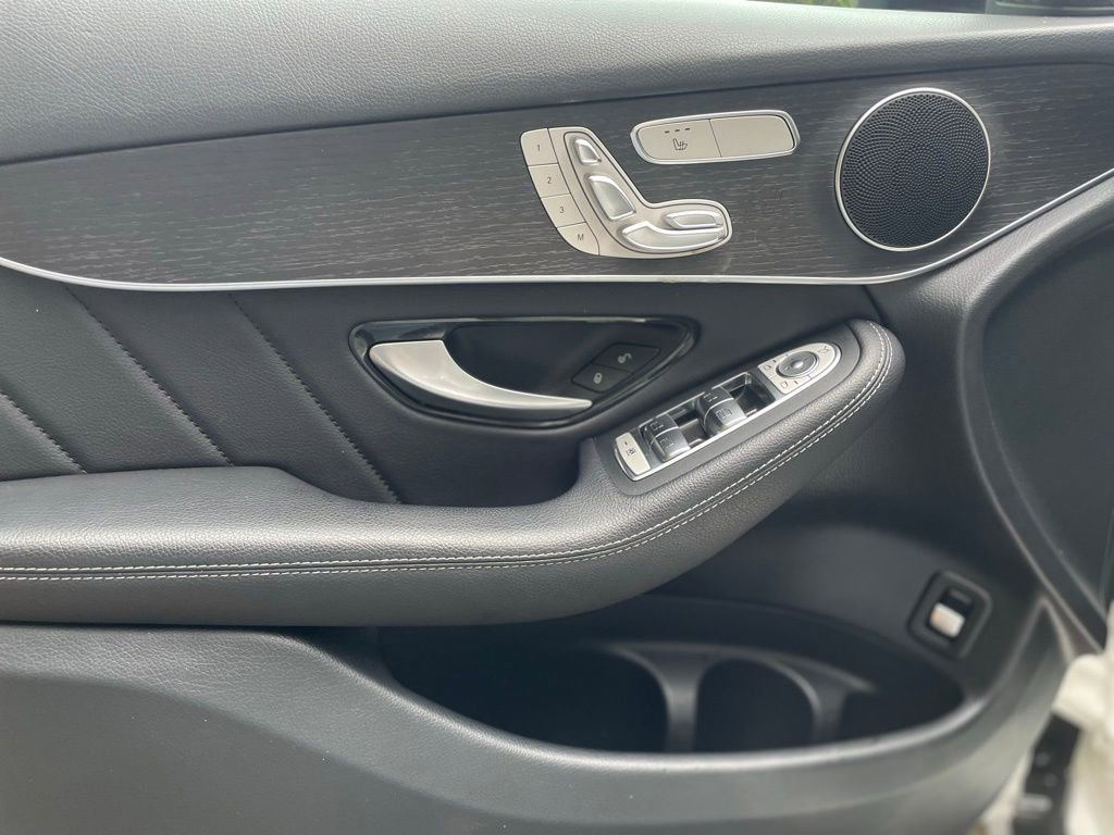 Used 2022 Mercedes-Benz GLC 300 4MATIC image 13