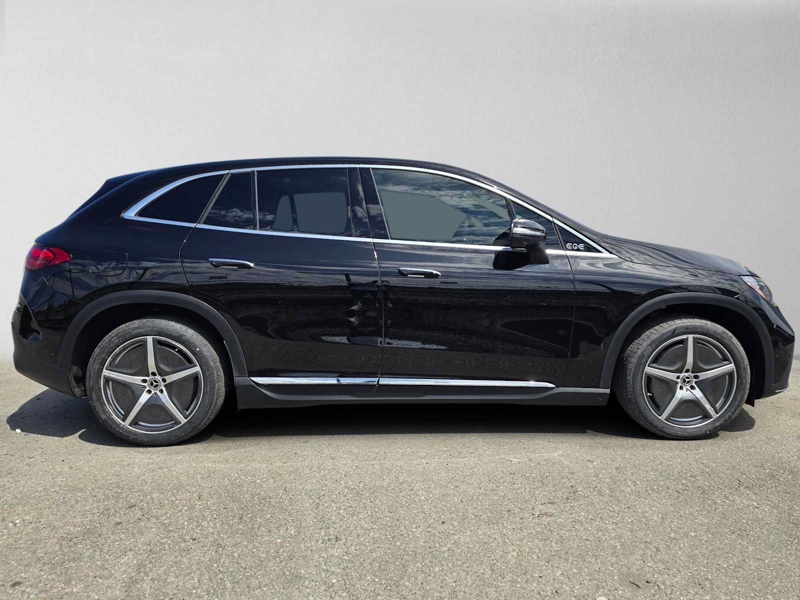 Used 2023 Mercedes-Benz EQE 350+ 4MATIC SUV image 2