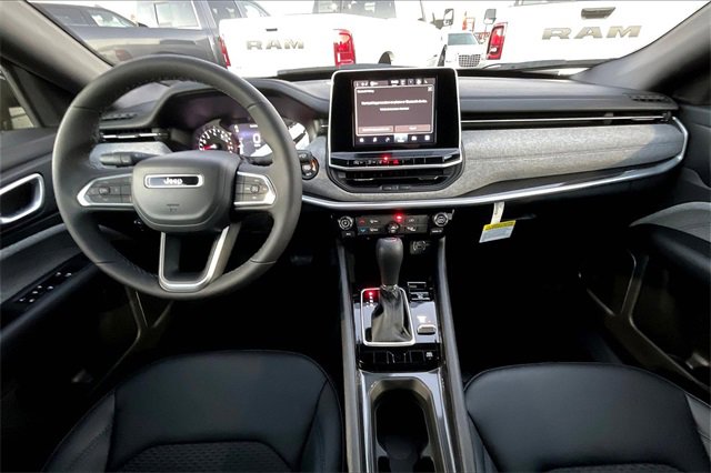 New 2026 Jeep Compass Latitude image 5