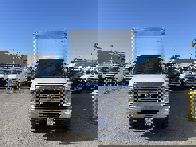 Used 2019 Ford E-450 and Econoline 450 Super Duty w/ Power Windows & Locks Group image 5