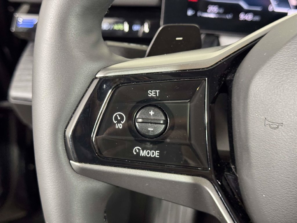 Used 2026 BMW 530i xDrive AWD/4WD image 21