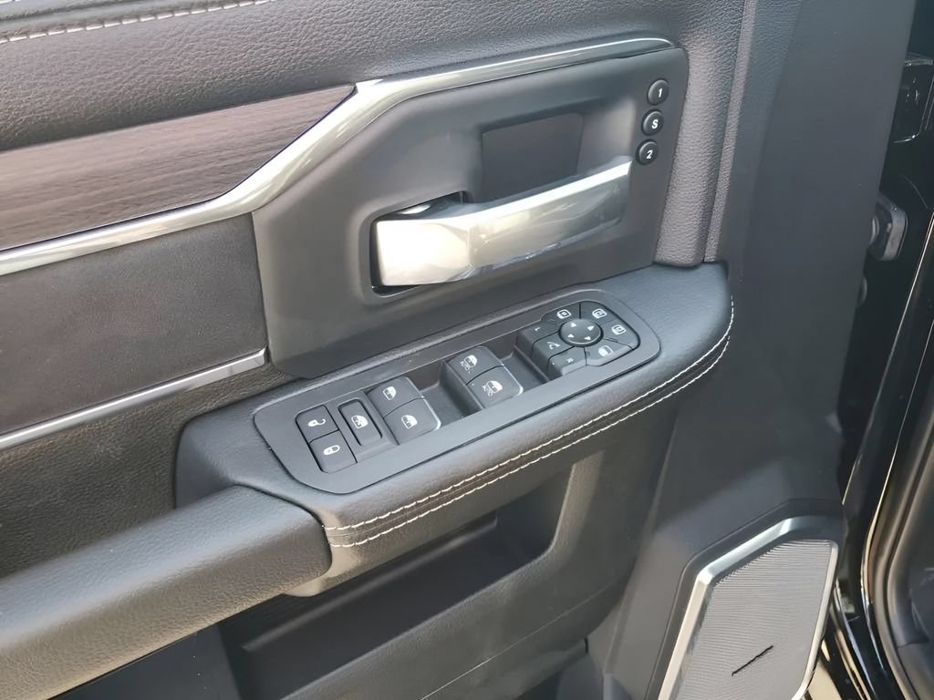 New 2025 RAM 2500 Laramie AWD/4WD image 34