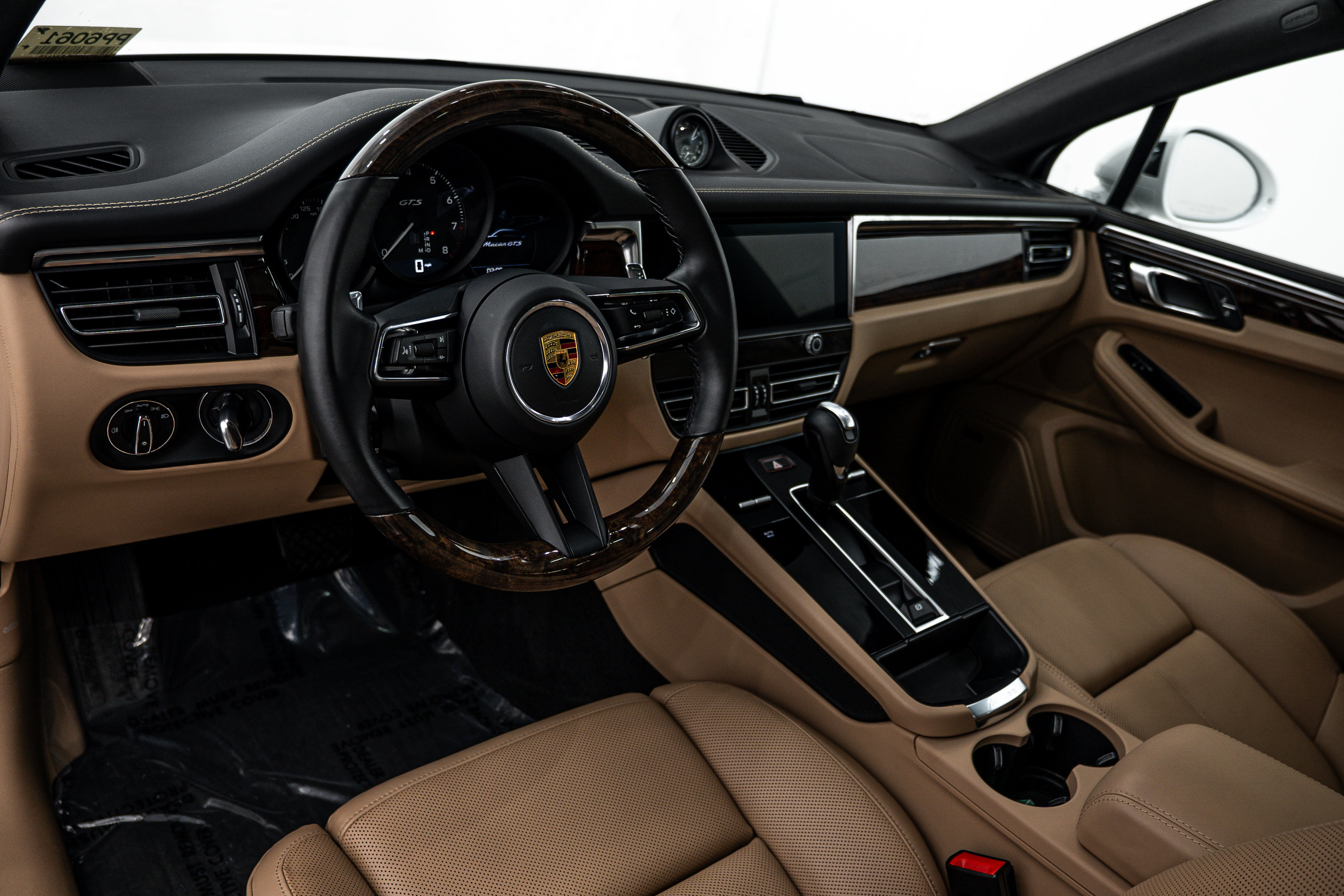 Certified 2022 Porsche Macan GTS AWD/4WD image 4