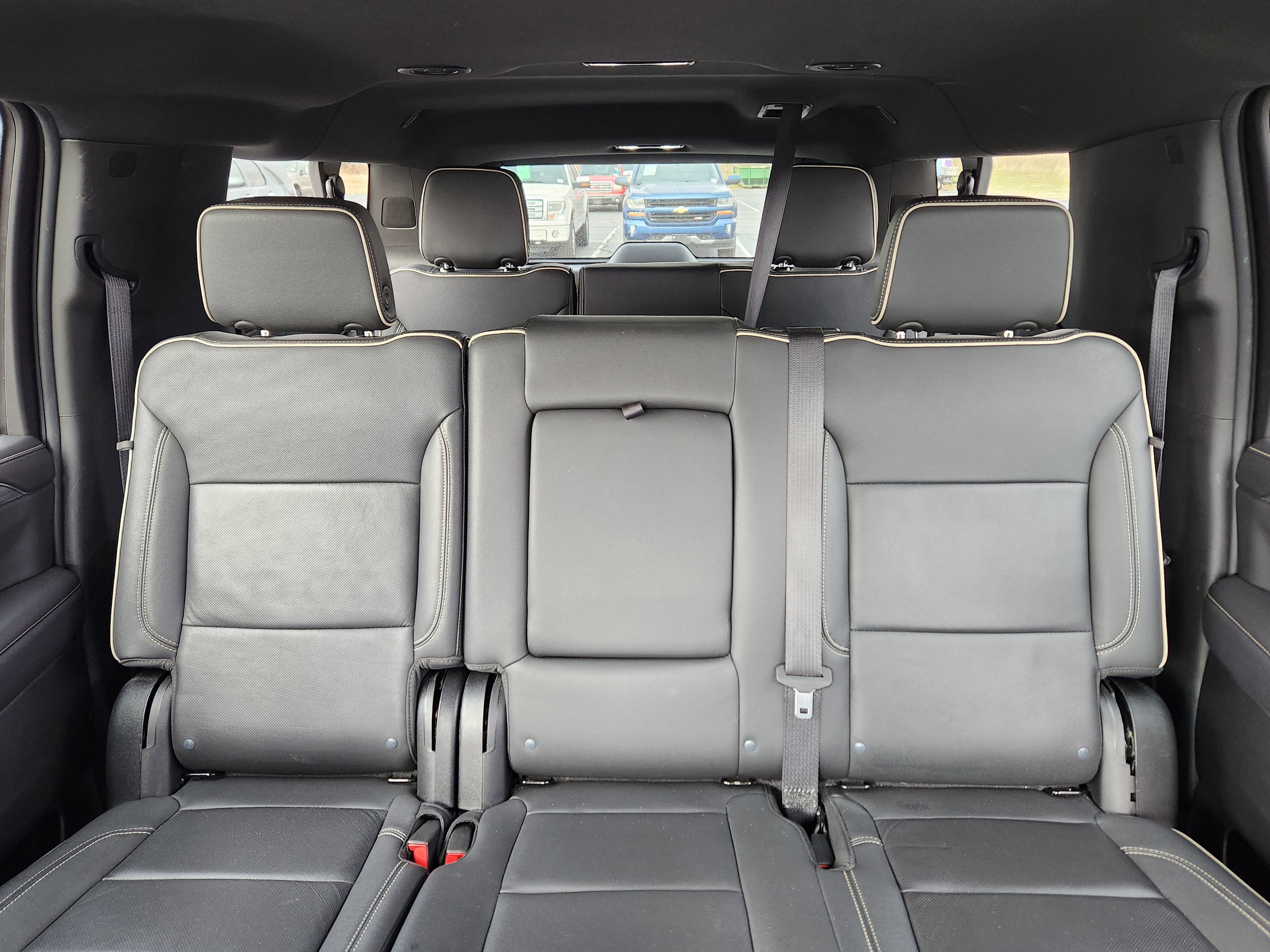 Used 2024 GMC Yukon XL SLT image 11