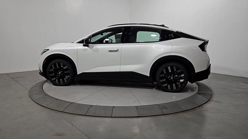 New 2026 Nissan Leaf Platinum+ image 2