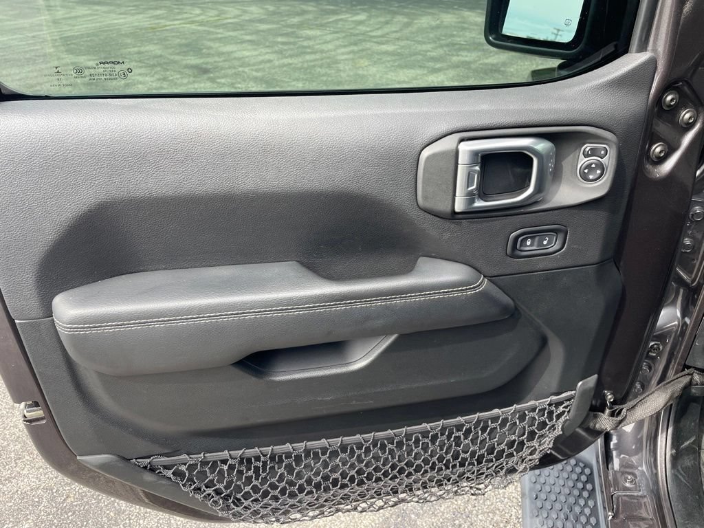 Used 2020 Jeep Wrangler Unlimited Sahara AWD/4WD image 9