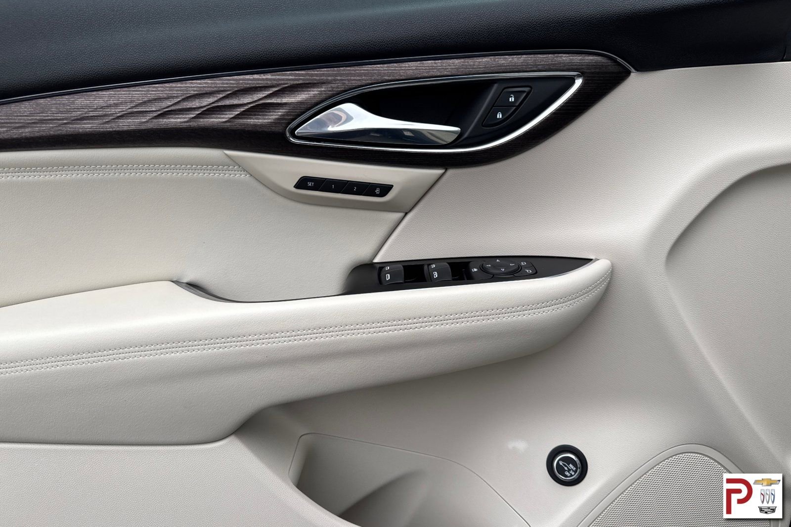 Certified 2023 Buick Envision Avenir image 11