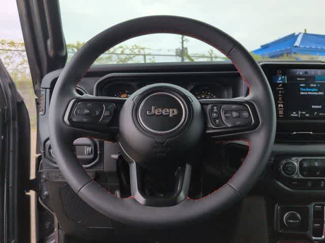 Used 2024 Jeep Wrangler Unlimited Rubicon w/ XTREMEE 35" Tire Package AWD/4WD image 22