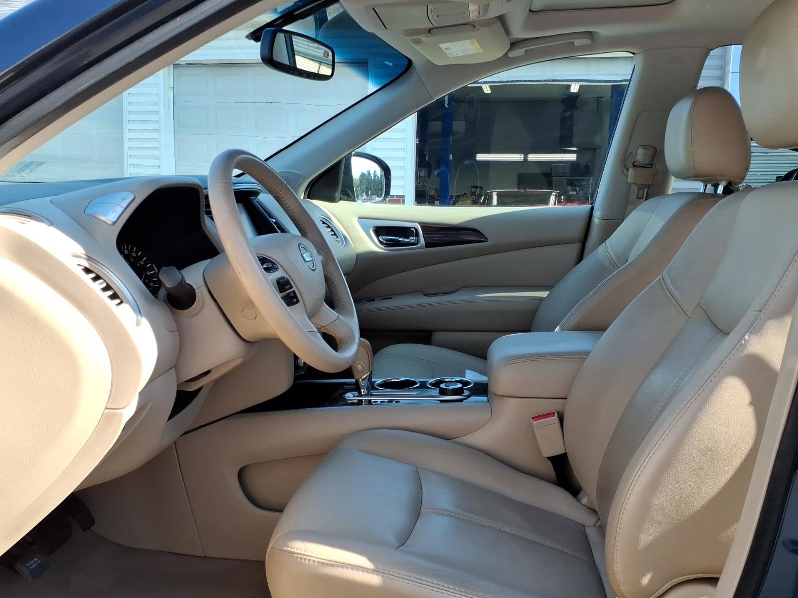 Used 2014 Nissan Pathfinder SL w/ SL Premium Package AWD/4WD image 8