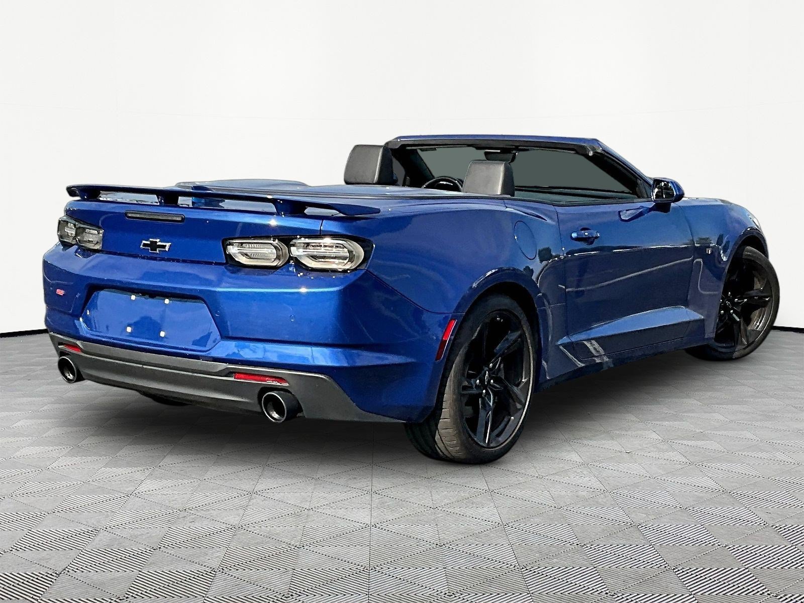 Used 2020 Chevrolet Camaro SS RWD image 6