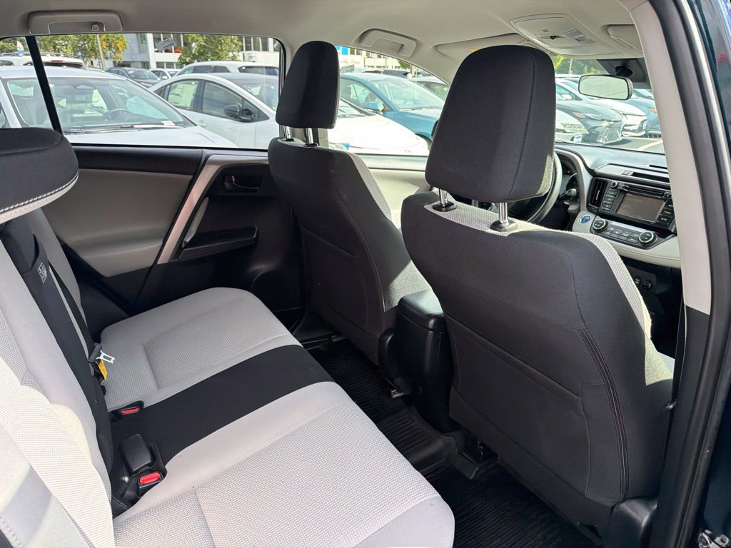 Certified 2018 Toyota RAV4 LE AWD/4WD image 14