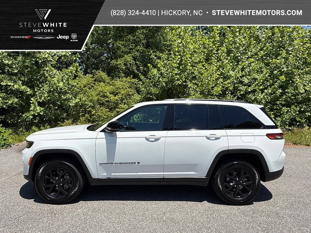 Used 2025 Jeep Grand Cherokee Altitude
