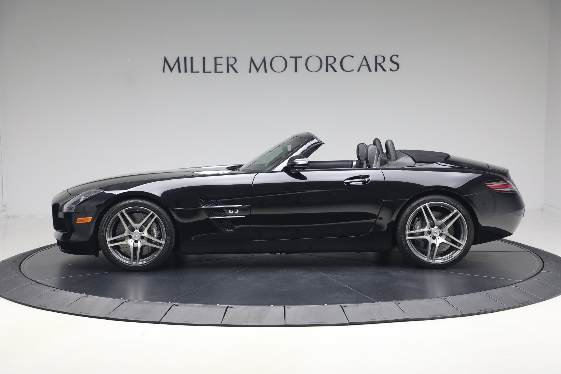 Used 2012 Mercedes-Benz SLS AMG Roadster image 3