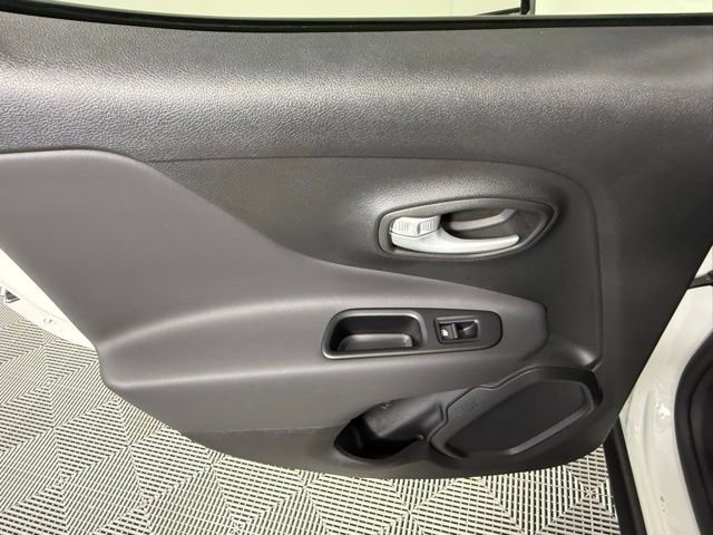 Used 2023 Jeep Renegade Latitude AWD/4WD image 34