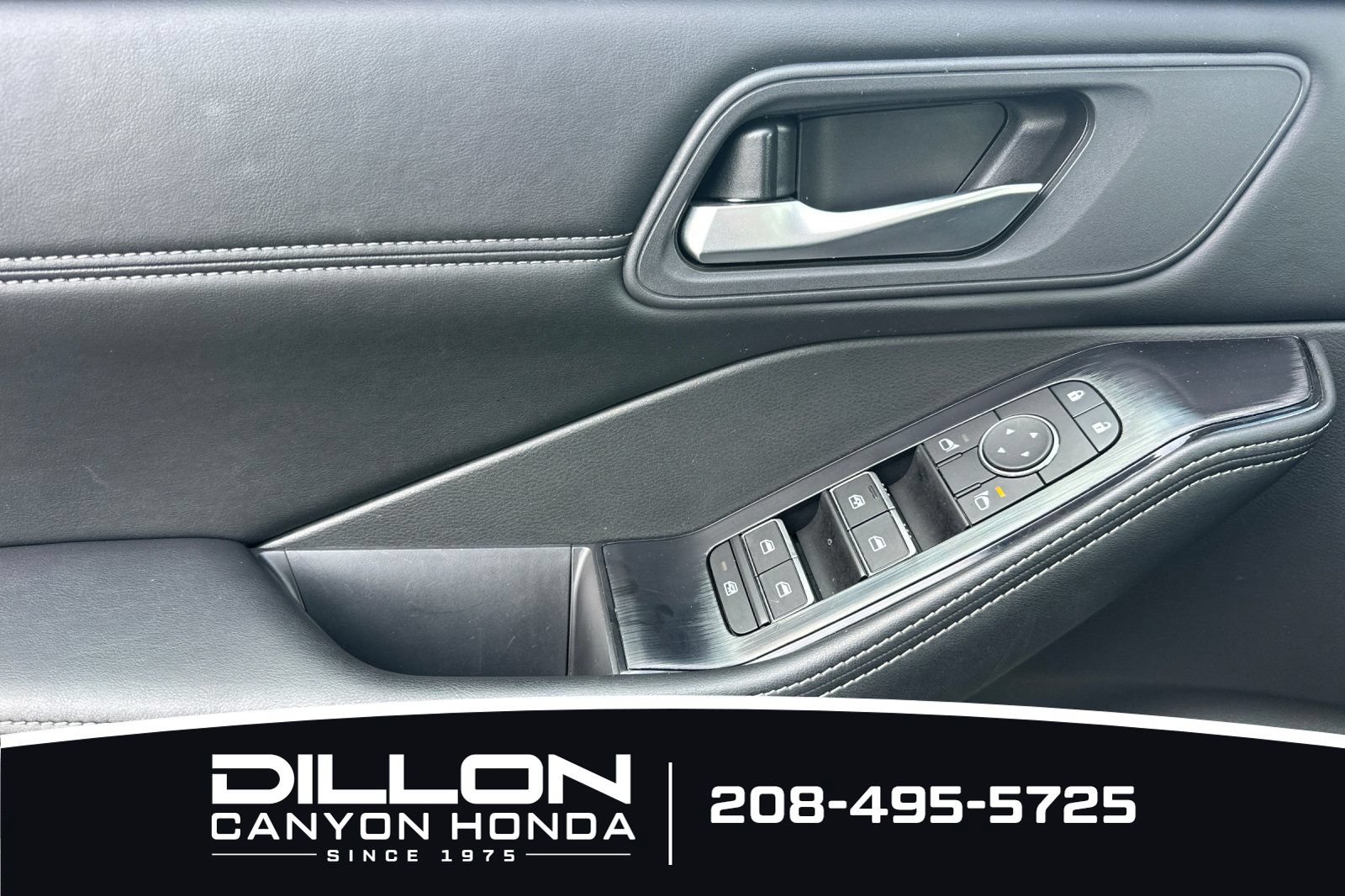 Used 2026 Nissan Rogue SL AWD/4WD image 14