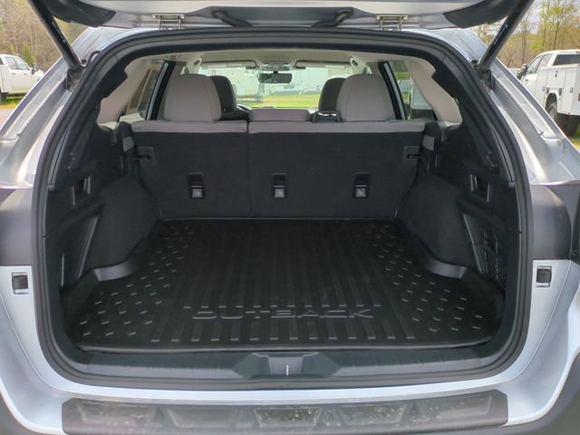Used 2025 Subaru Outback Premium w/ Popular Package #1A AWD/4WD image 22