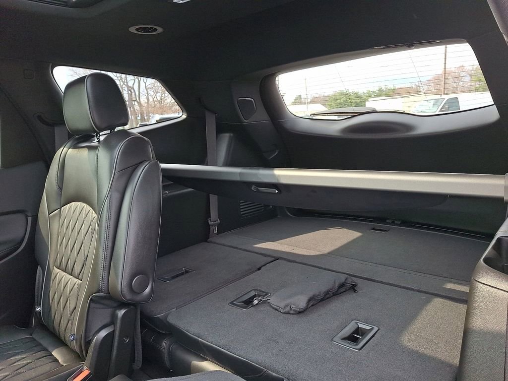 Used 2024 Buick Enclave Avenir w/ Avenir Technology Package image 10